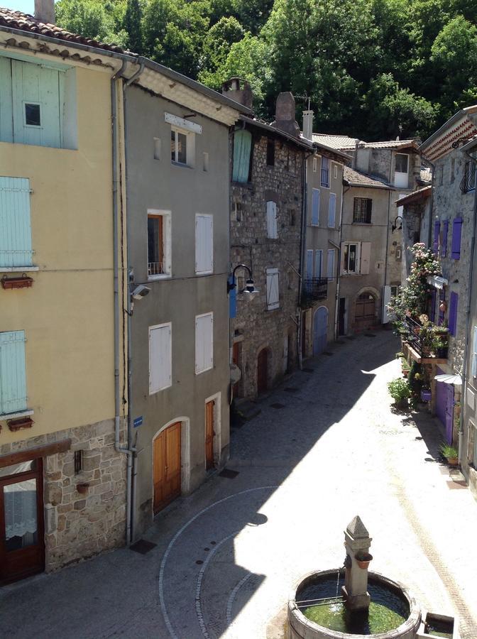 L'Auberge De Montpezat Quarto foto